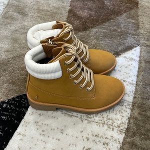 Nautica boots